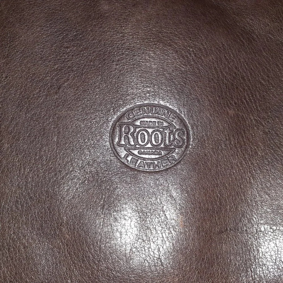 ROOTS-Venetian Village Prince-Crossbody-Chocolate Brown Tribe Leather-Excellent - Picture 4 of 9